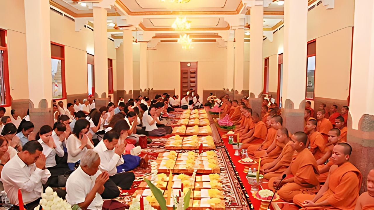 What is the Festival of Pchum Ben in Cambodia?